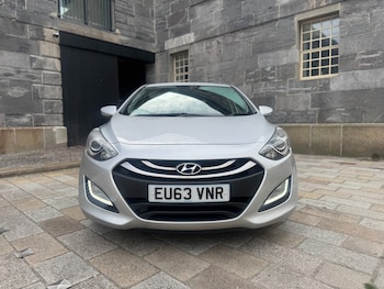 Used Hyundai i30 2014 for sale - 76130310: Photo 2