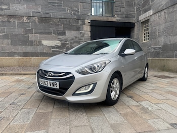 Used Hyundai i30 2014 for sale - 76130310: Photo 3