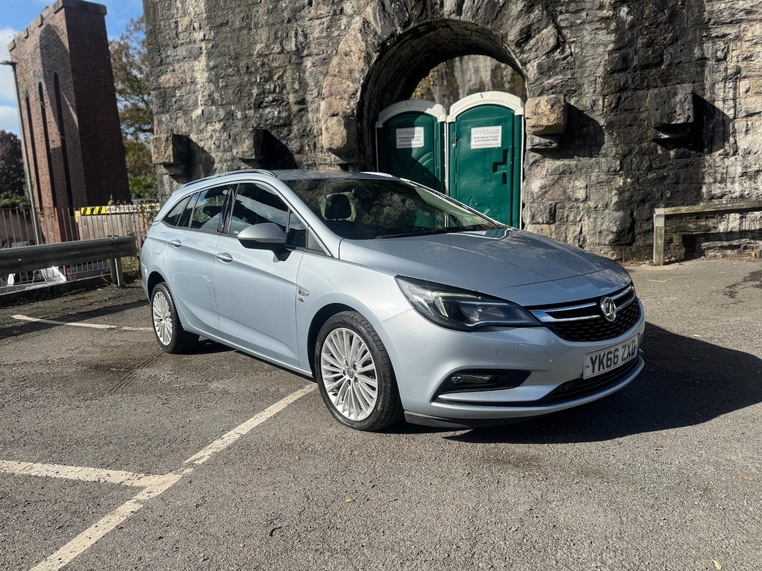 Used Vauxhall Astra 2016 for sale - 76219365: Photo 1
