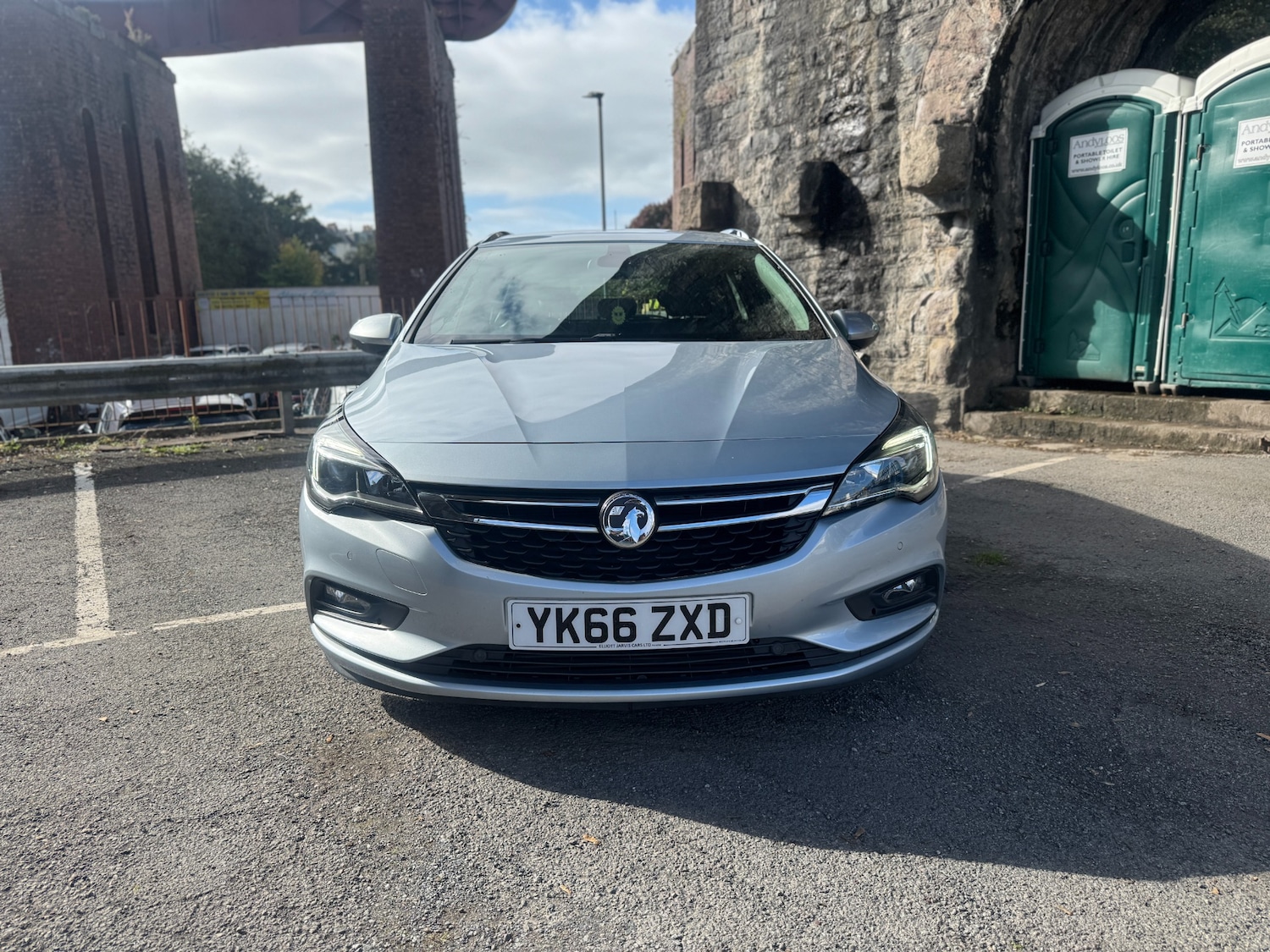 Used Vauxhall Astra 2016 for sale - 76219365: Photo 2