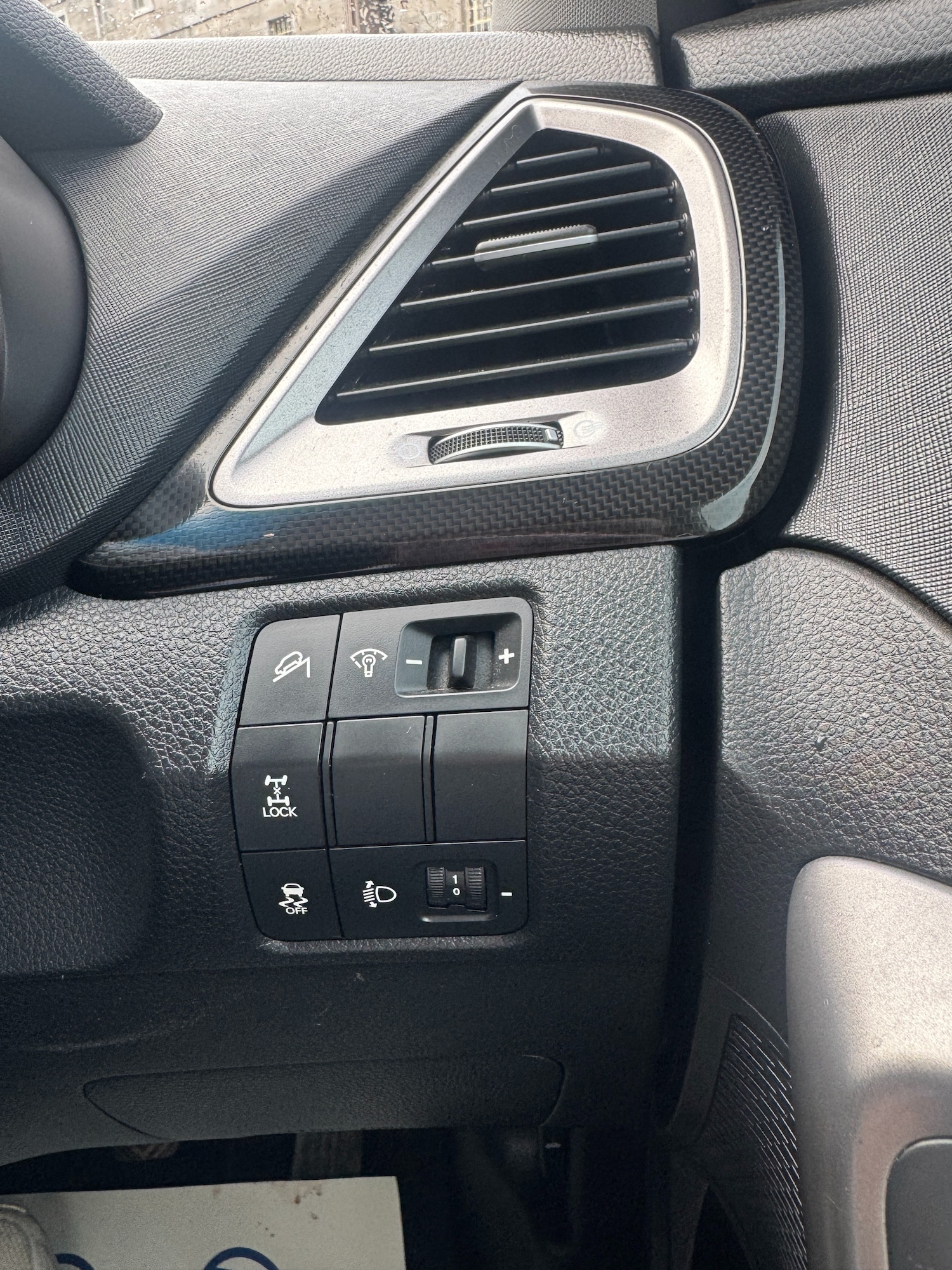 Used Hyundai Santa Fe 2015 for sale - 77731091: Photo 25