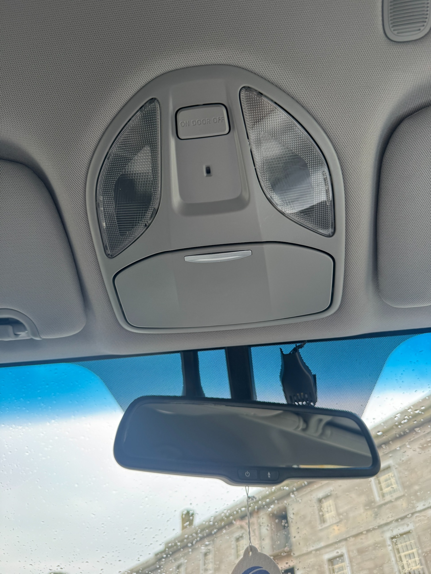 Used Hyundai Santa Fe 2015 for sale - 77731091: Photo 31