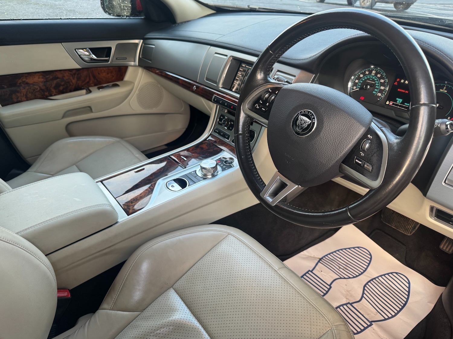 Used Jaguar XF 2014 for sale - 77273975: Photo 14