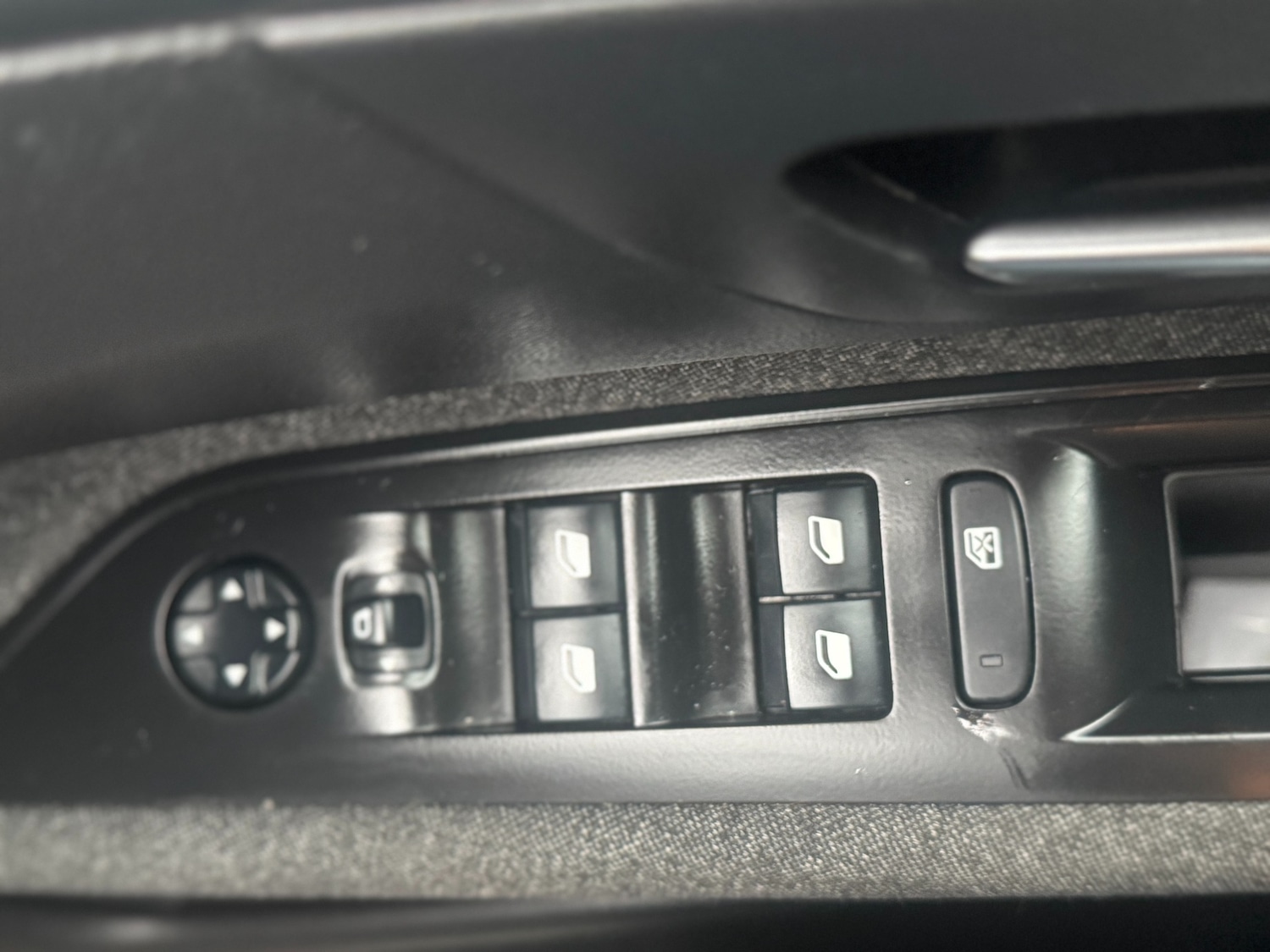 Used Peugeot 3008 2018 for sale - 76556776: Photo 23