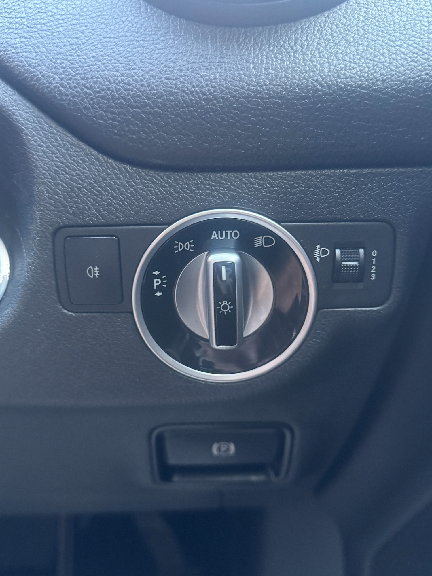 Used Mercedes-Benz GLA 2015 for sale - 76414024: Photo 21