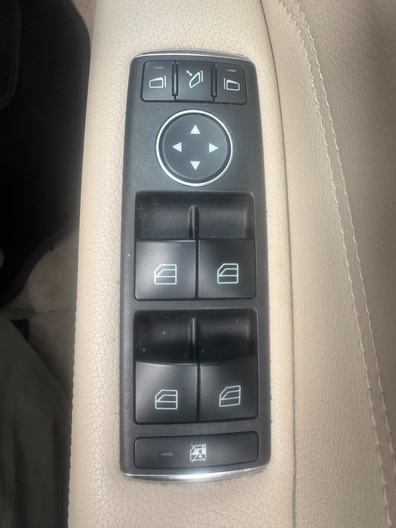 Used Mercedes-Benz E Class 2013 for sale - 77807347: Photo 31