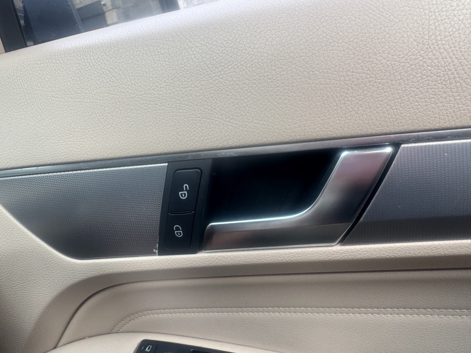 Used Mercedes-Benz E Class 2013 for sale - 77807347: Photo 32