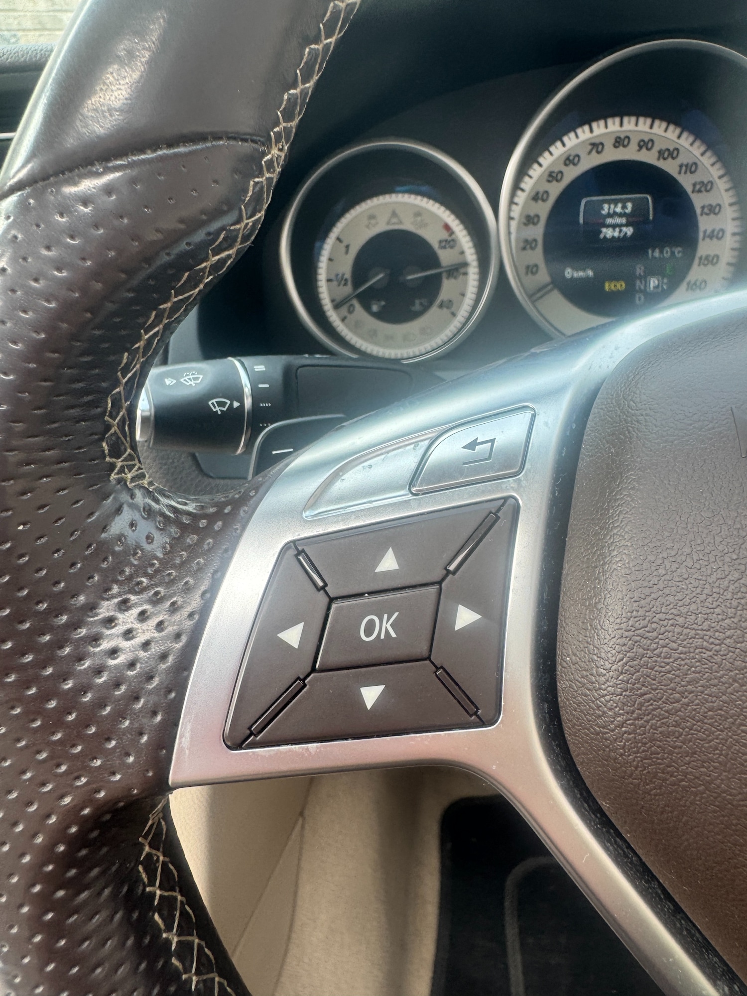 Used Mercedes-Benz E Class 2013 for sale - 77807347: Photo 35