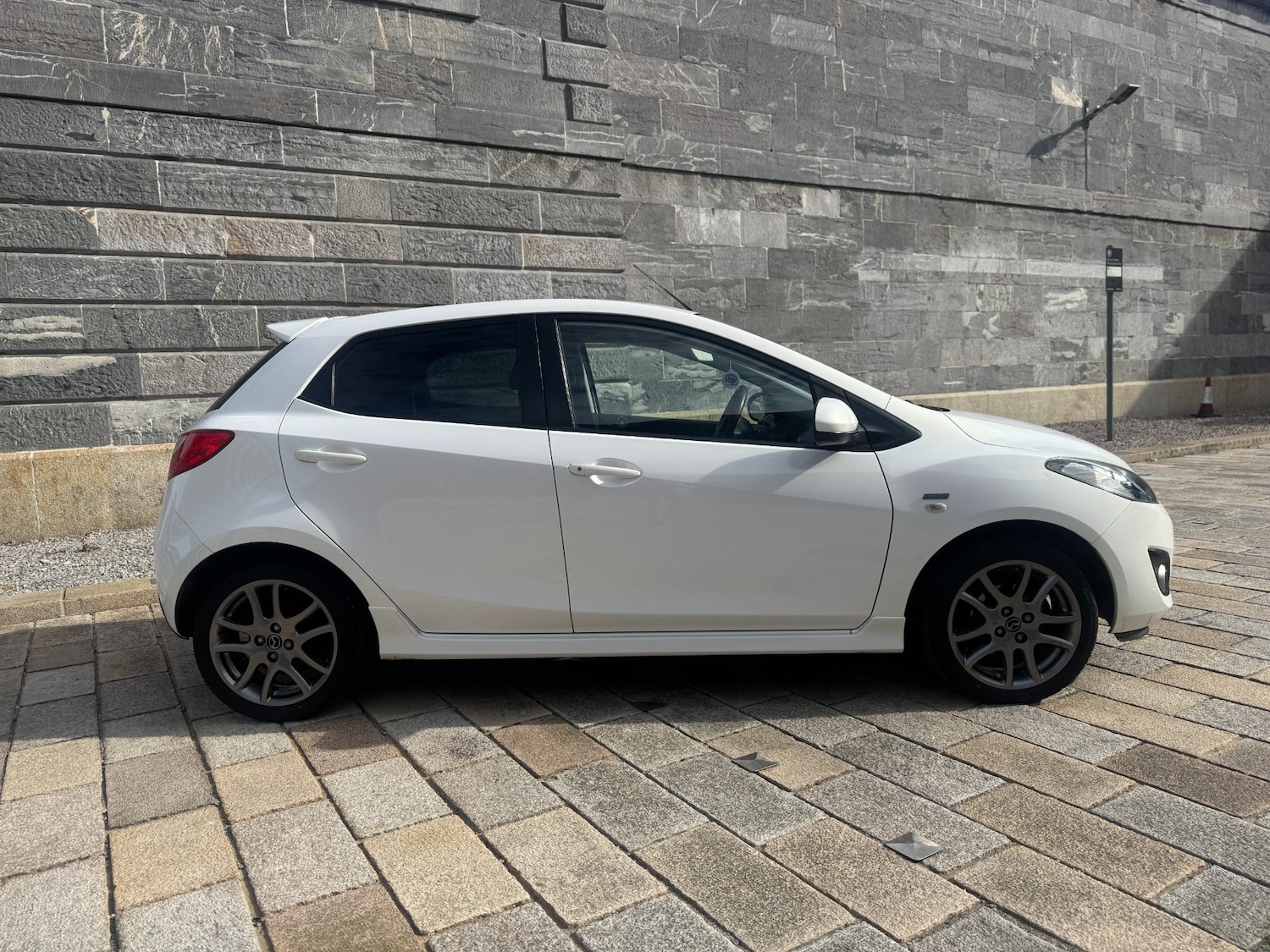 Used Mazda Mazda2 2012 for sale - 76130359: Photo 16