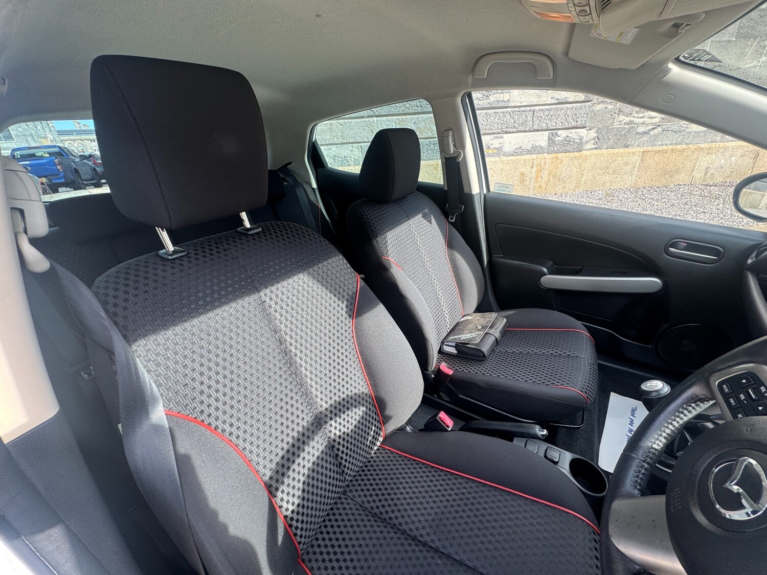 Used Mazda Mazda2 2012 for sale - 76130359: Photo 32