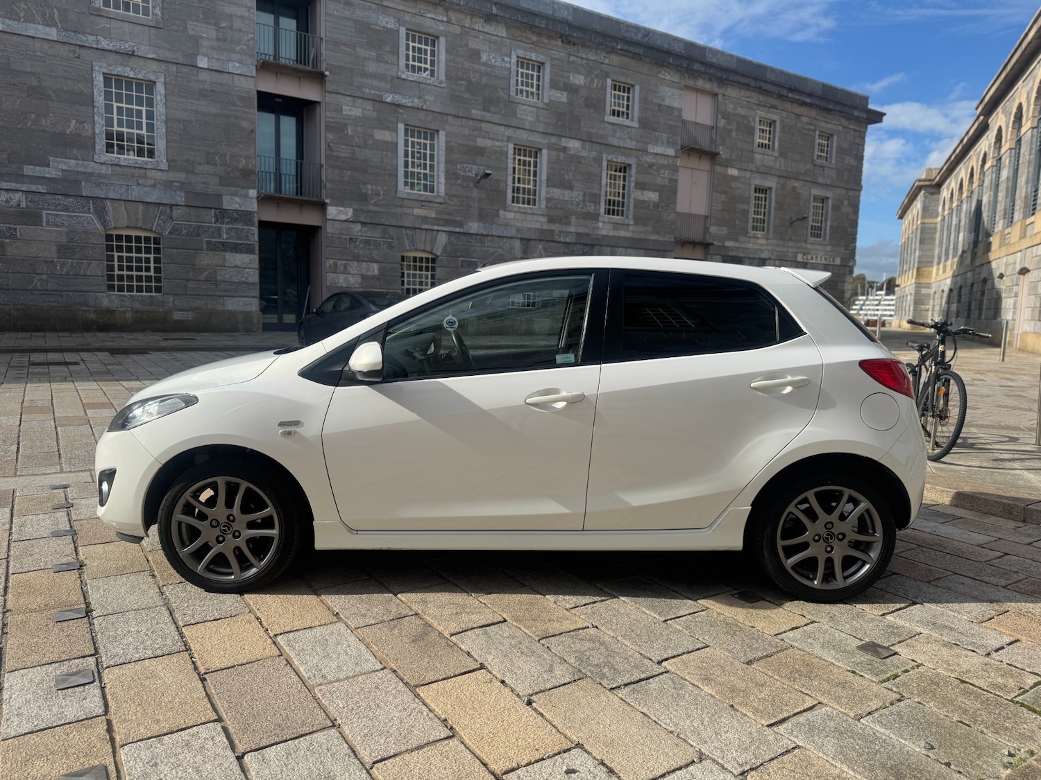 Used Mazda Mazda2 2012 for sale - 76130359: Photo 4