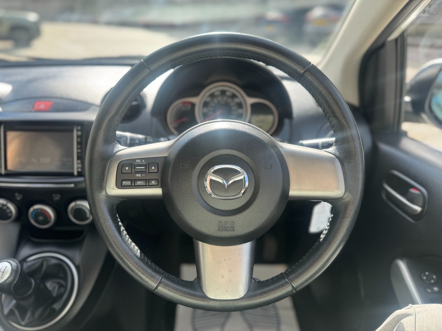 Used Mazda Mazda2 2012 for sale - 76130359: Photo 43