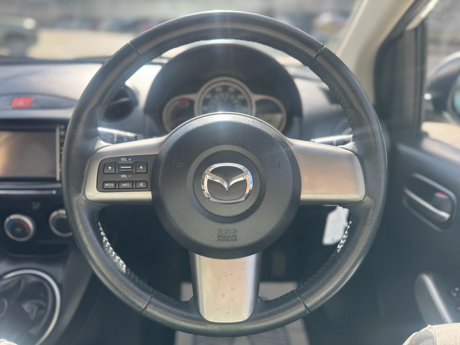 Used Mazda Mazda2 2012 for sale - 76130359: Photo 45