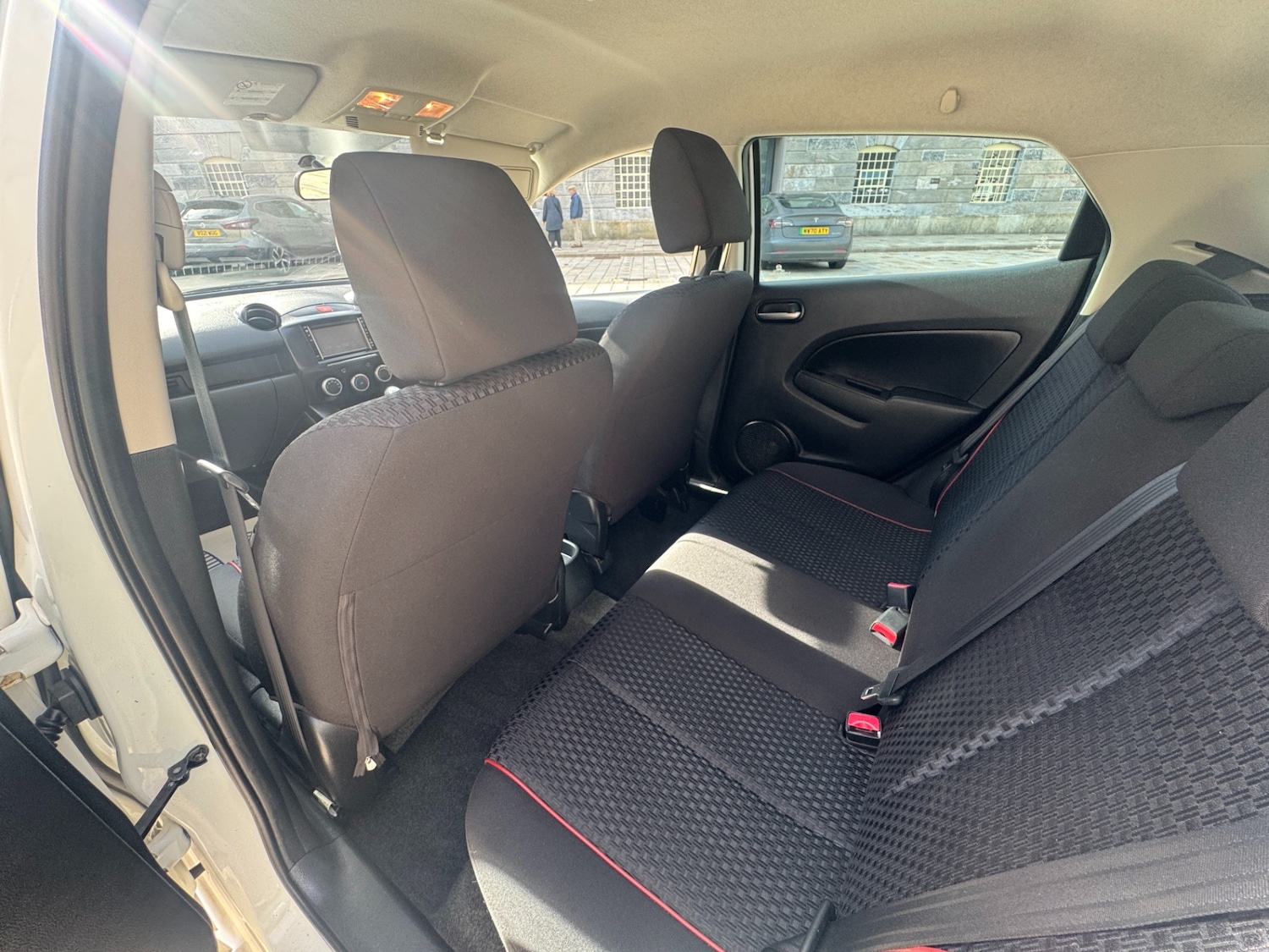Used Mazda Mazda2 2012 for sale - 76130359: Photo 6