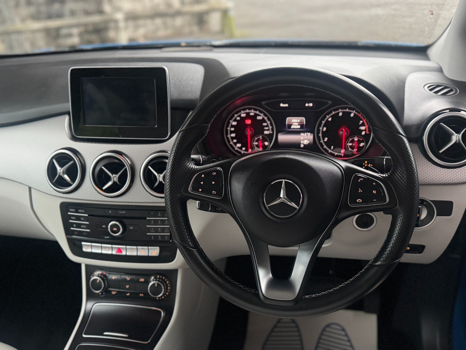 Used Mercedes-Benz B Class 2015 for sale - 76461920: Photo 10