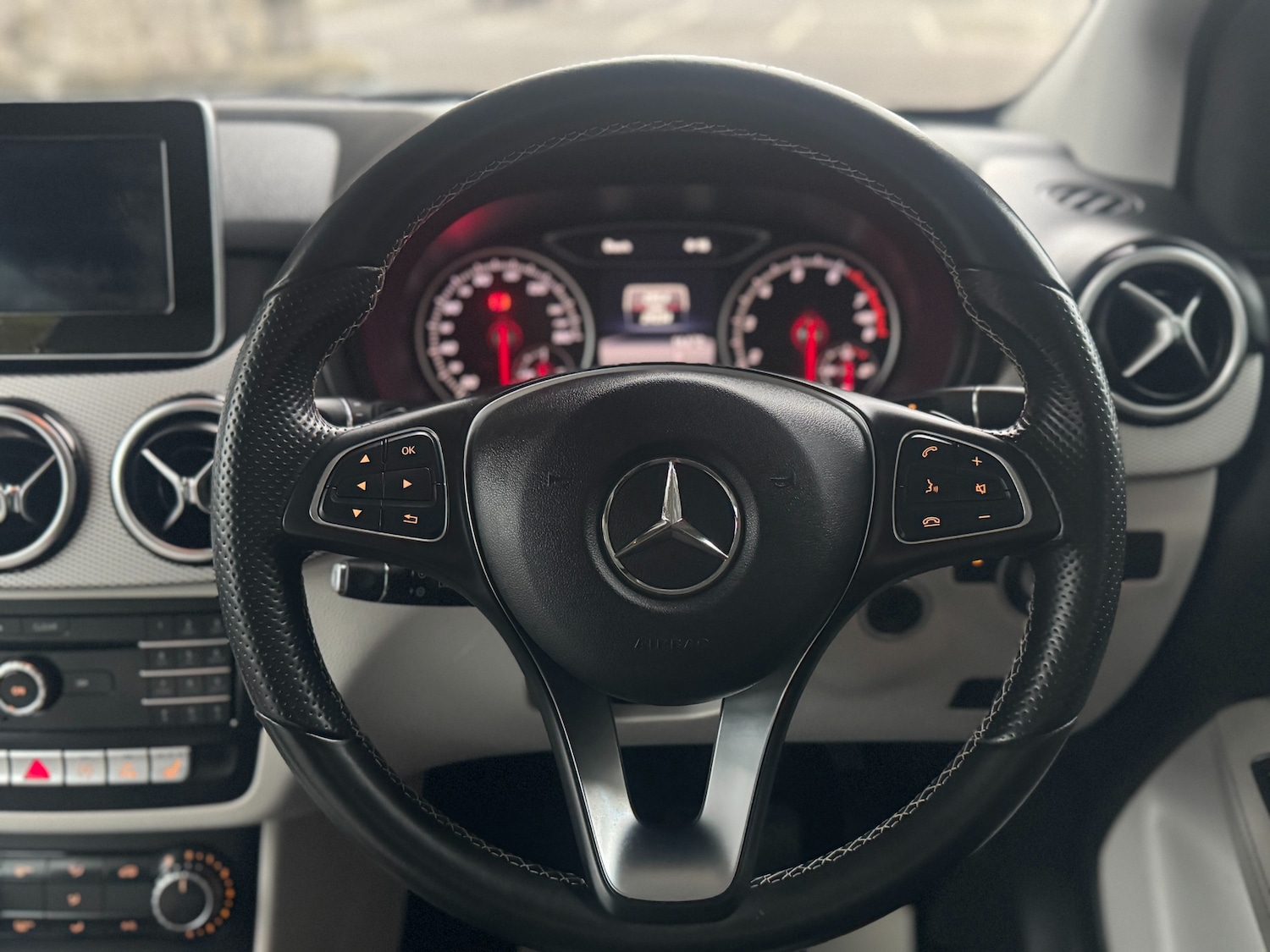 Used Mercedes-Benz B Class 2015 for sale - 76461920: Photo 23