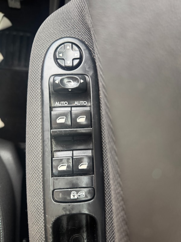 Used Citroen C3 Picasso 2017 for sale - 75471836: Photo 24