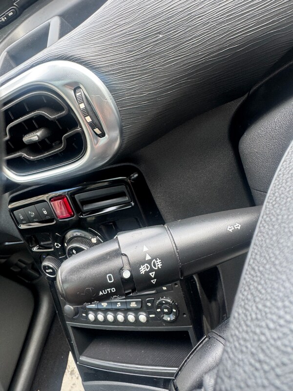 Used Citroen C3 Picasso 2017 for sale - 75471836: Photo 27