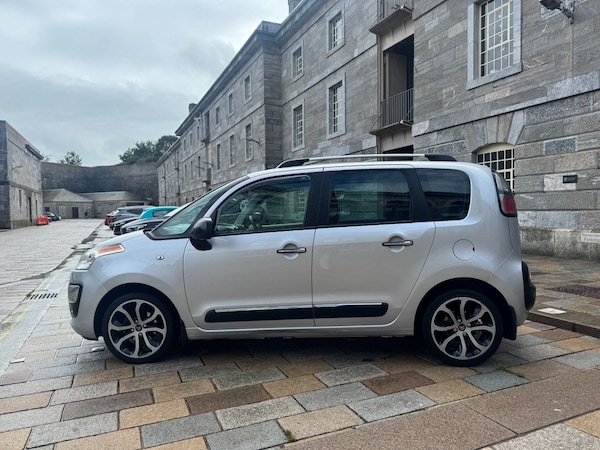 Used Citroen C3 Picasso 2017 for sale - 75471836: Photo 5