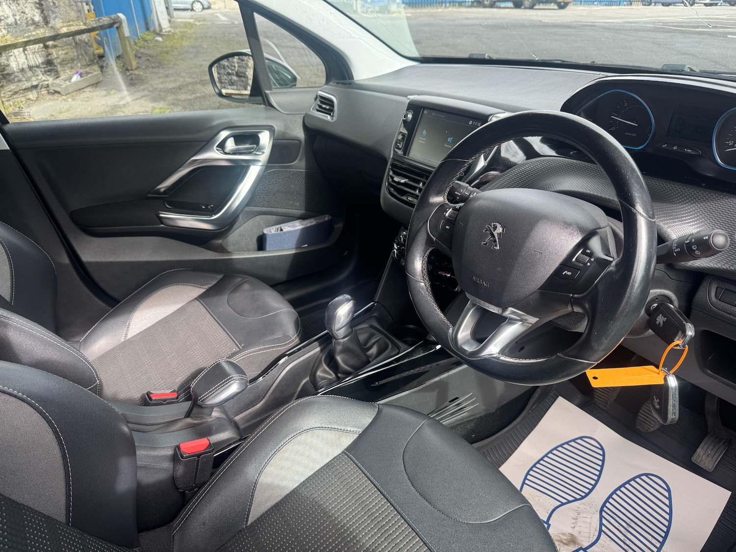 Used Peugeot 2008 2017 for sale - 77917350: Photo 11