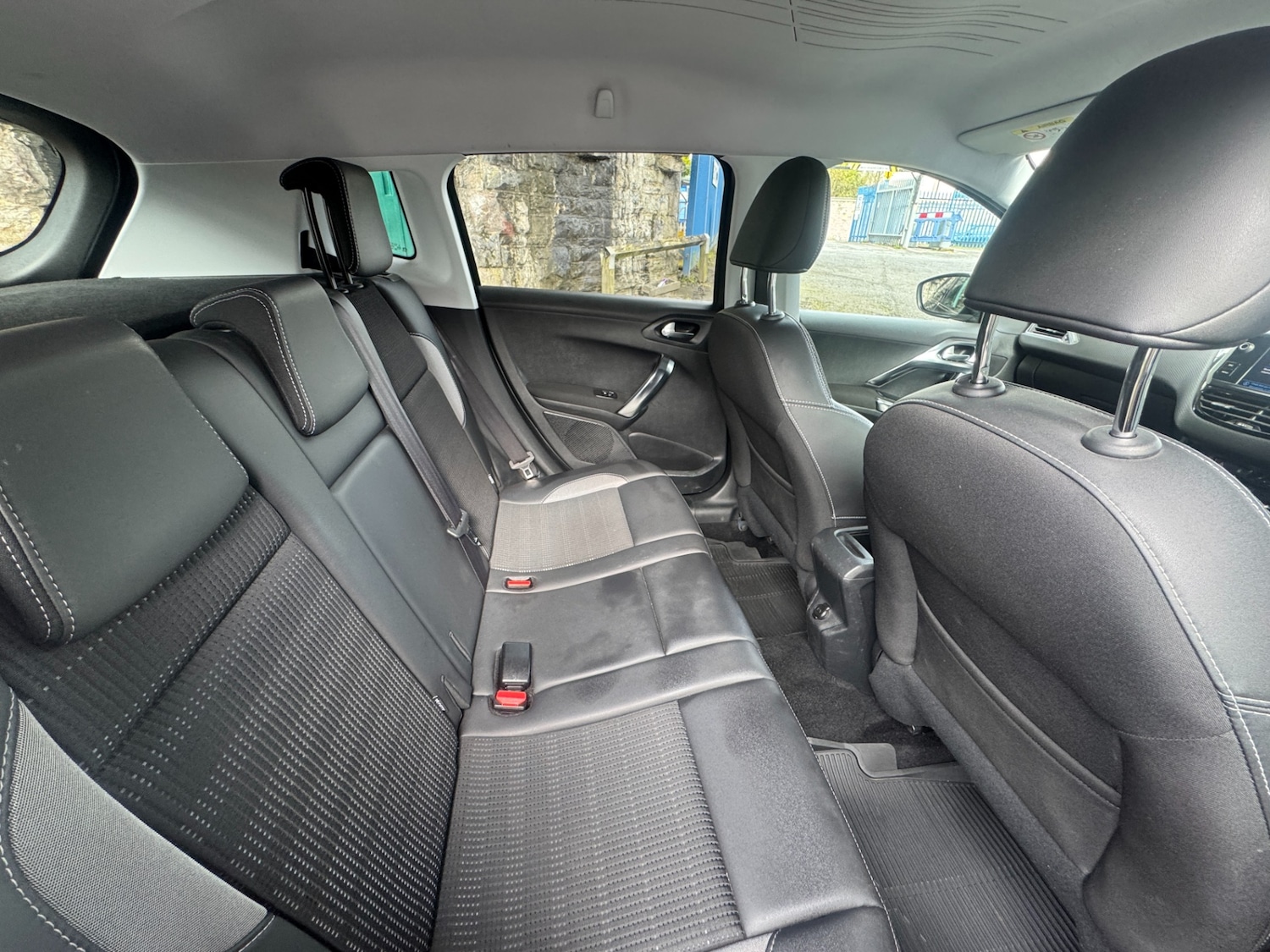 Used Peugeot 2008 2017 for sale - 77917350: Photo 13