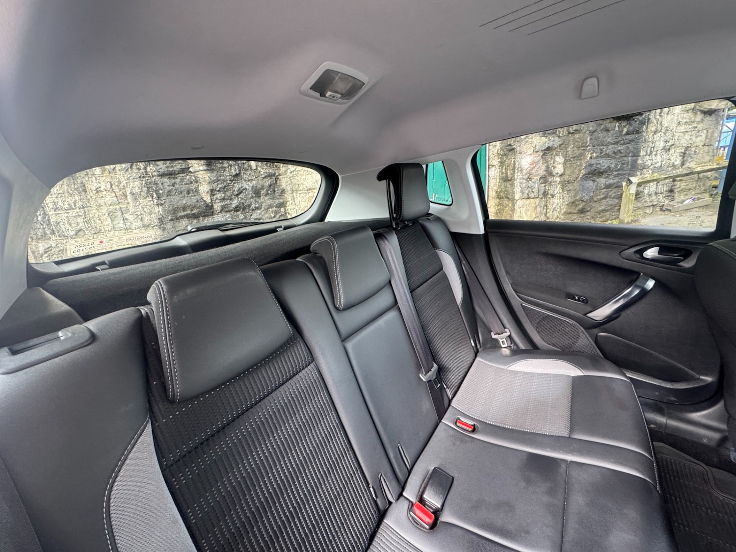 Used Peugeot 2008 2017 for sale - 77917350: Photo 17