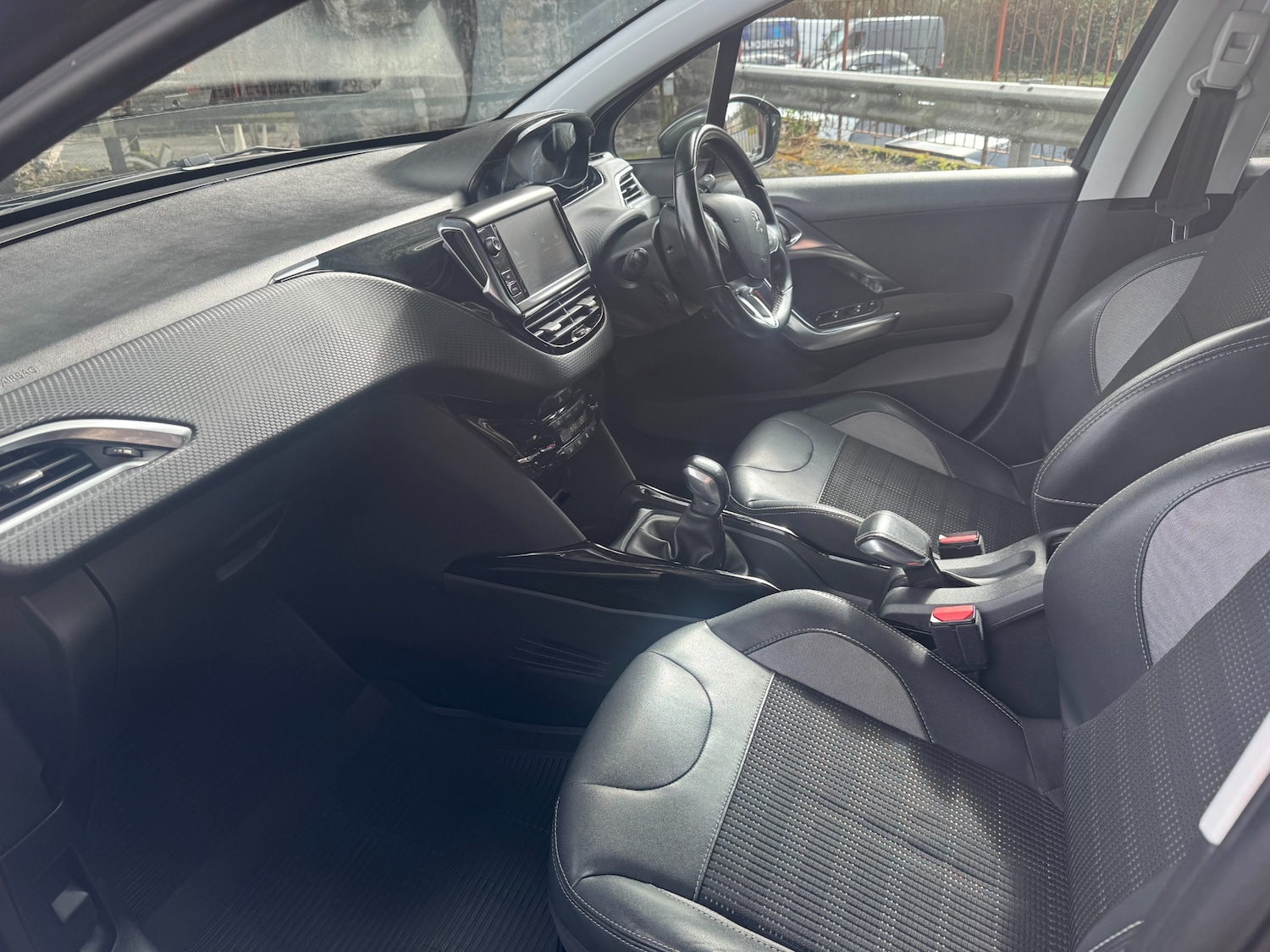 Used Peugeot 2008 2017 for sale - 77917350: Photo 20