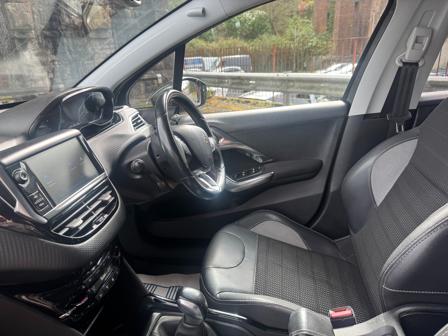 Used Peugeot 2008 2017 for sale - 77917350: Photo 22