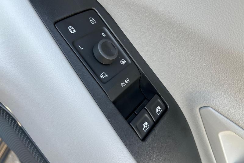 Used Ford Explorer 2024 for sale - 76405246: Photo 16