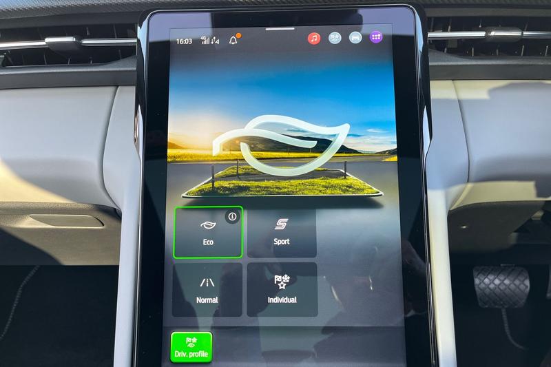 Used Ford Explorer 2024 for sale - 76405246: Photo 30