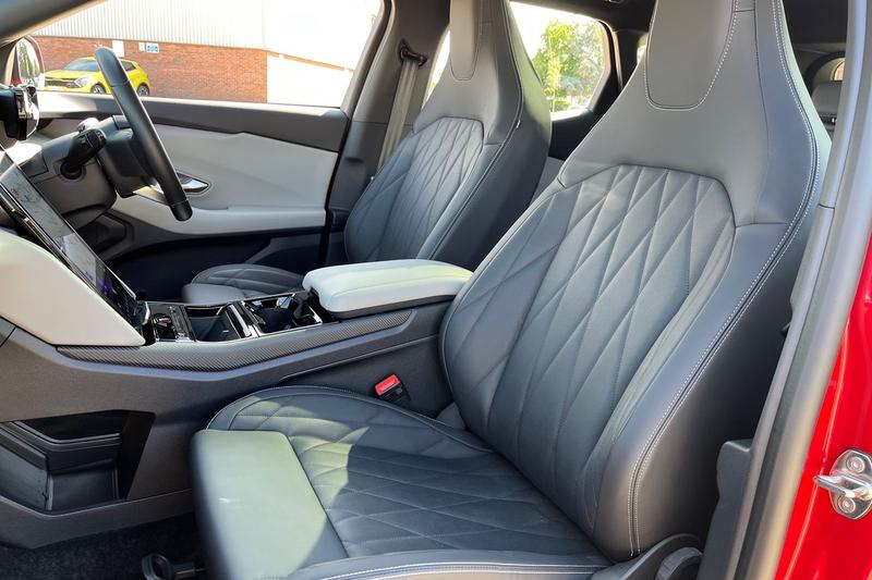 Used Ford Explorer 2025 for sale - 76631382: Photo 19