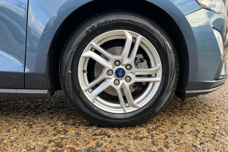 Used Ford Focus 2021 for sale - 76895378: Photo 8