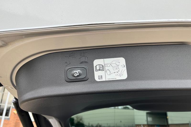 Used Ford Kuga 2017 for sale - 77367675: Photo 24