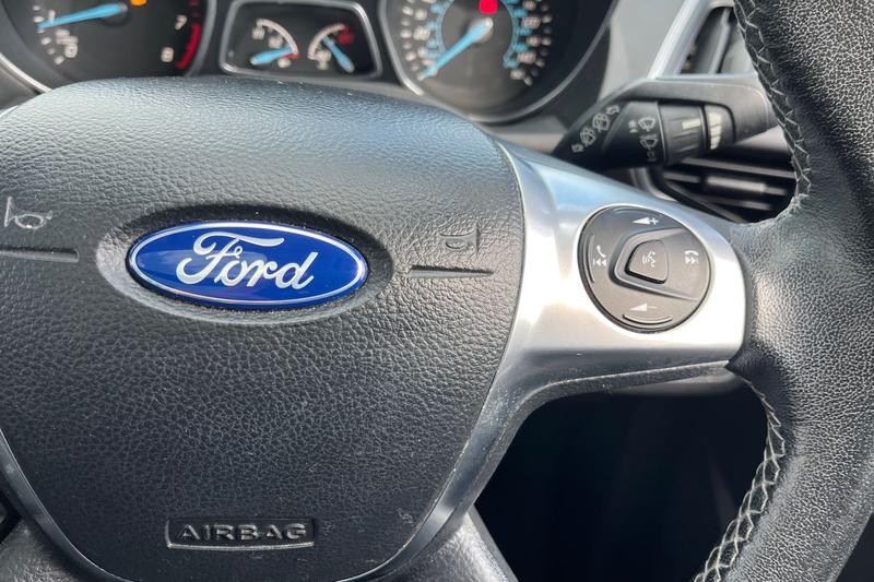 Used Ford Kuga 2014 for sale - 76184363: Photo 37