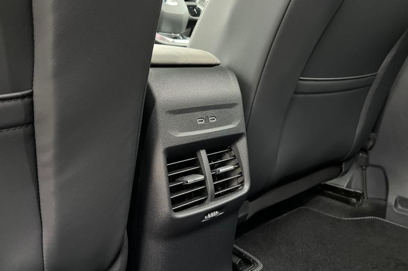 Used Ford Explorer 2024 for sale - 76508137: Photo 28