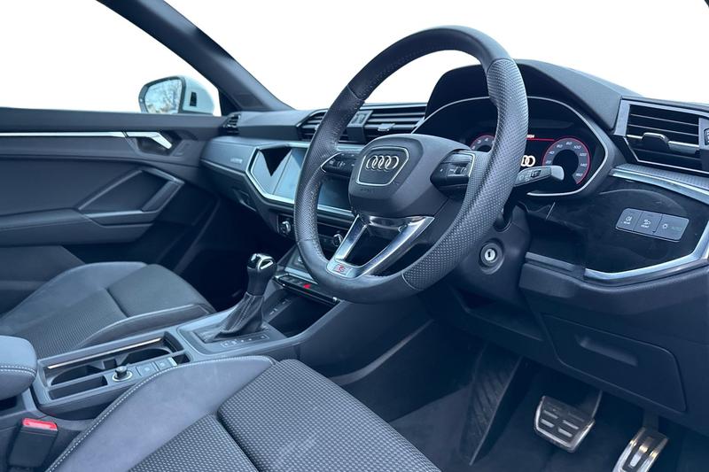 Used Audi Q3 2019 for sale - 76744333: Photo 9