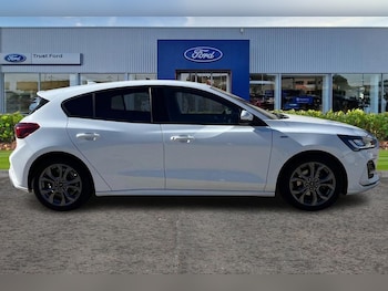 Used Ford Focus 2022 for sale - 76184380: Photo 3