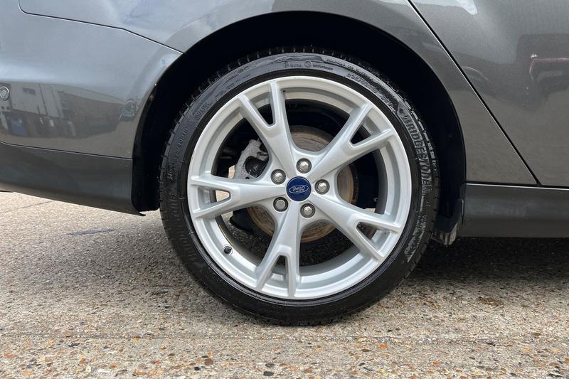 Used Ford Focus 2017 for sale - 78095250: Photo 8