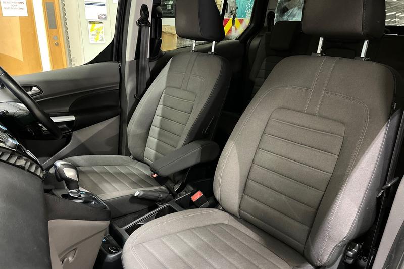 Used Ford Grand Tourneo Connect 2019 for sale - 77124155: Photo 19