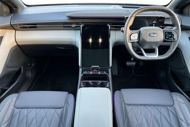 Used Ford Explorer 2024 for sale - 76609182: Photo 10