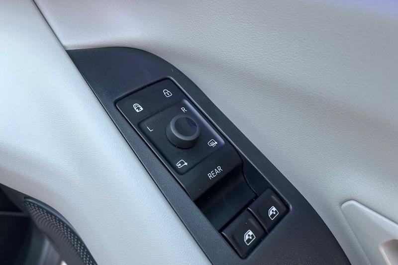 Used Ford Explorer 2024 for sale - 76609182: Photo 16