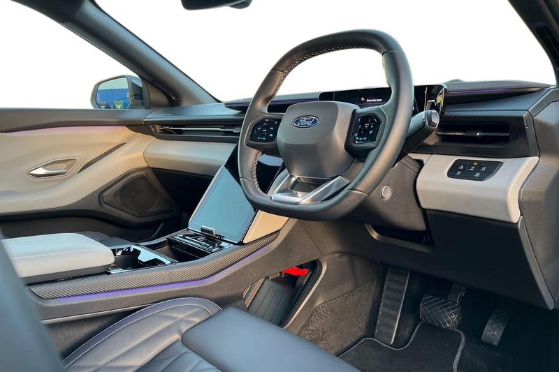 Used Ford Explorer 2024 for sale - 76609182: Photo 9