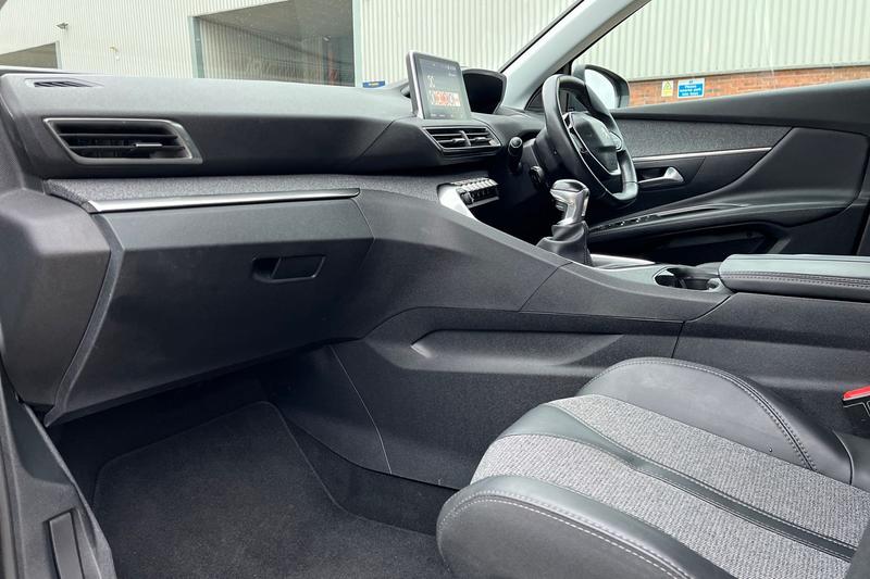 Used Peugeot 3008 2017 for sale - 77539262: Photo 18