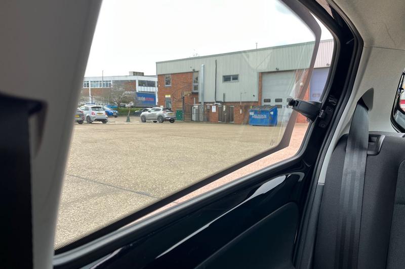 Used Volkswagen up! 2018 for sale - 77746836: Photo 28