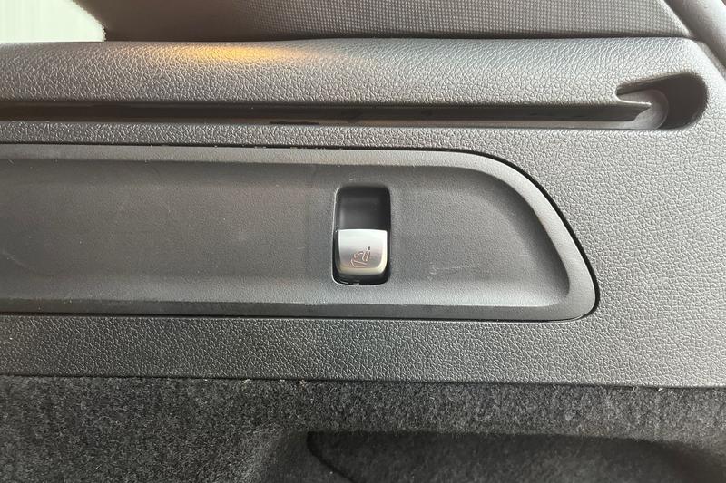 Used Mercedes-Benz GLC 2022 for sale - 77151968: Photo 24