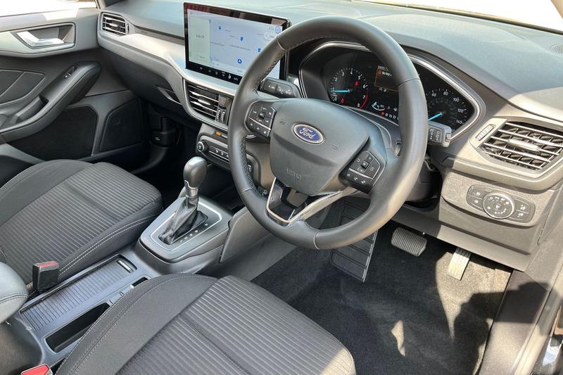Used Ford Focus 2022 for sale - 76089629: Photo 9