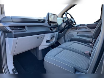 Used Ford Tourneo Custom 2024 for sale - 77733143: Photo