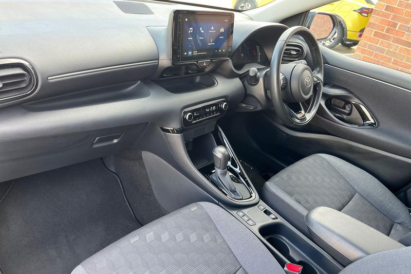 Used Toyota Yaris 2024 for sale - 76038126: Photo 18