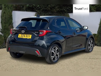 Used Toyota Yaris 2024 for sale - 76038126: Photo