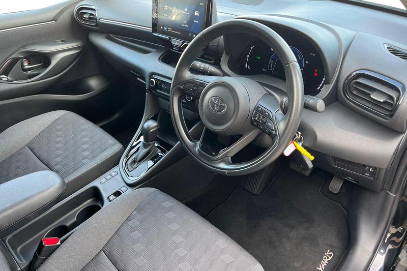 Used Toyota Yaris 2024 for sale - 76038126: Photo 9